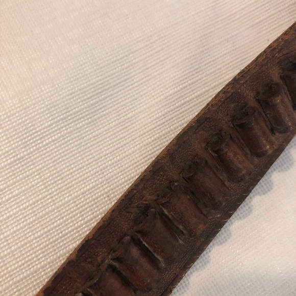 Vintage Weathered Women’s Hunting Belt SZ 32, 30/31 Waist Made in Hong Kong - Picture 11 of 14